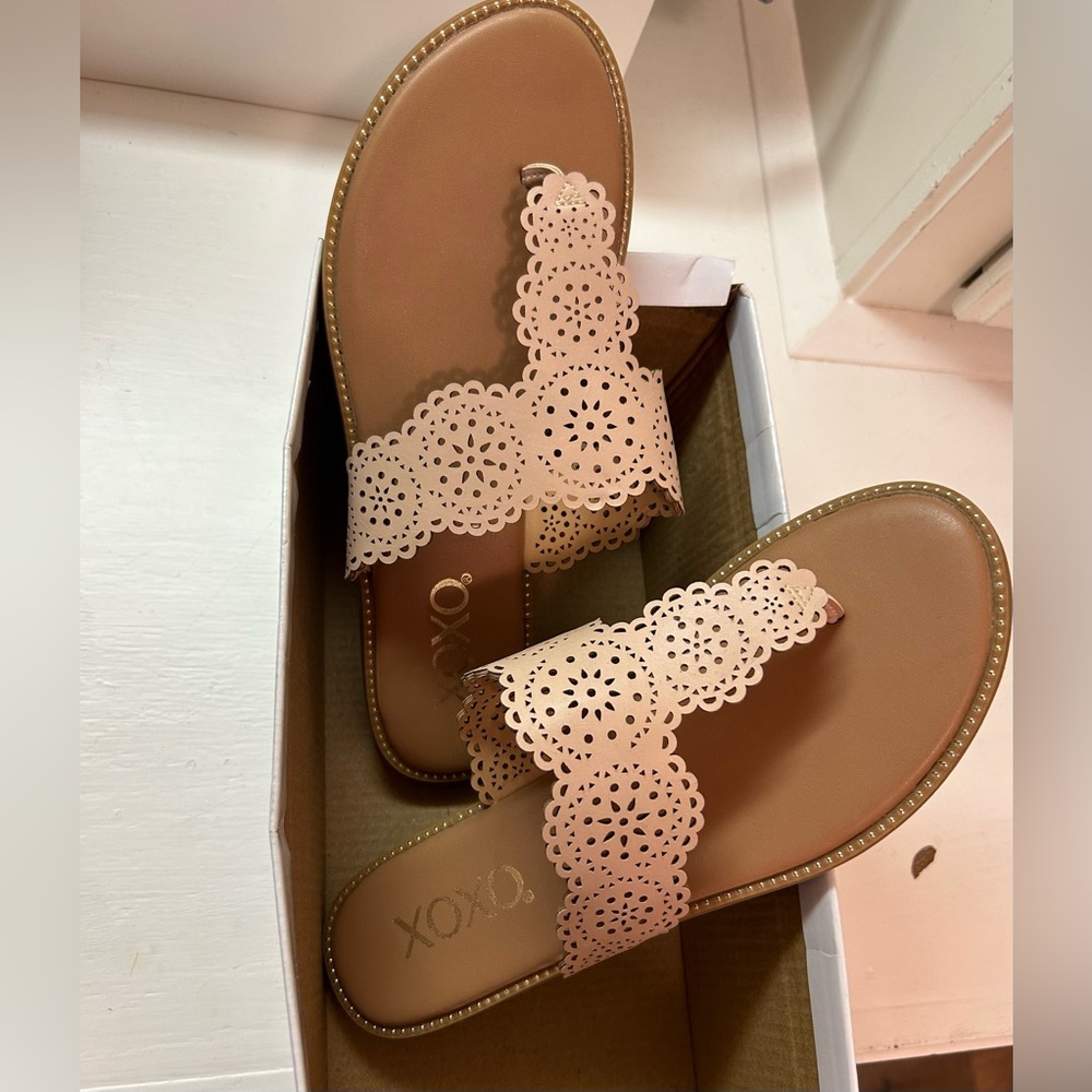 XOXO  Womens Sandals size 7M blush color